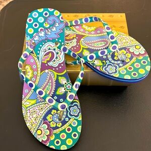 Cute pair of Vera Bradley flip flops. NWOT. Purple. Size 9